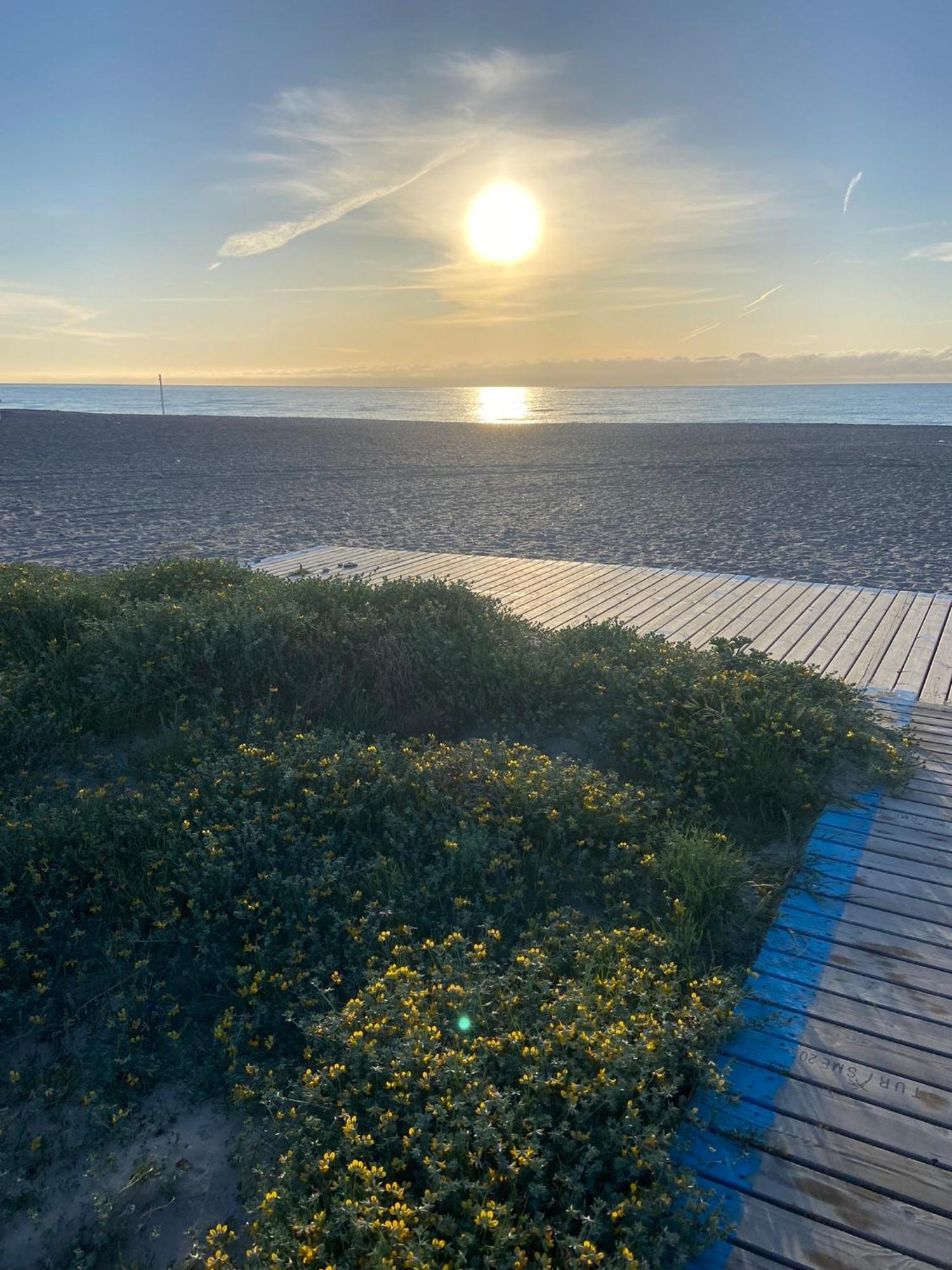 Primera Linea De Playa, Villa Conchita, Con Salida Al Mar Sagunto Exteriér fotografie